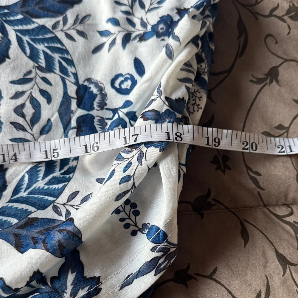 WIHOLL Blue & White Tee with Ruched Sides – XL (NWT) - Picture 5 of 9